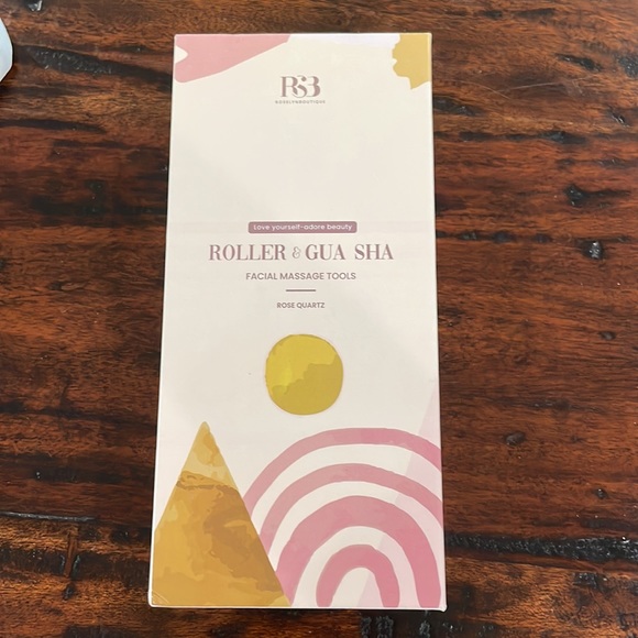 Roselyn Boutique jade roller gua sha set - Picture 2 of 3